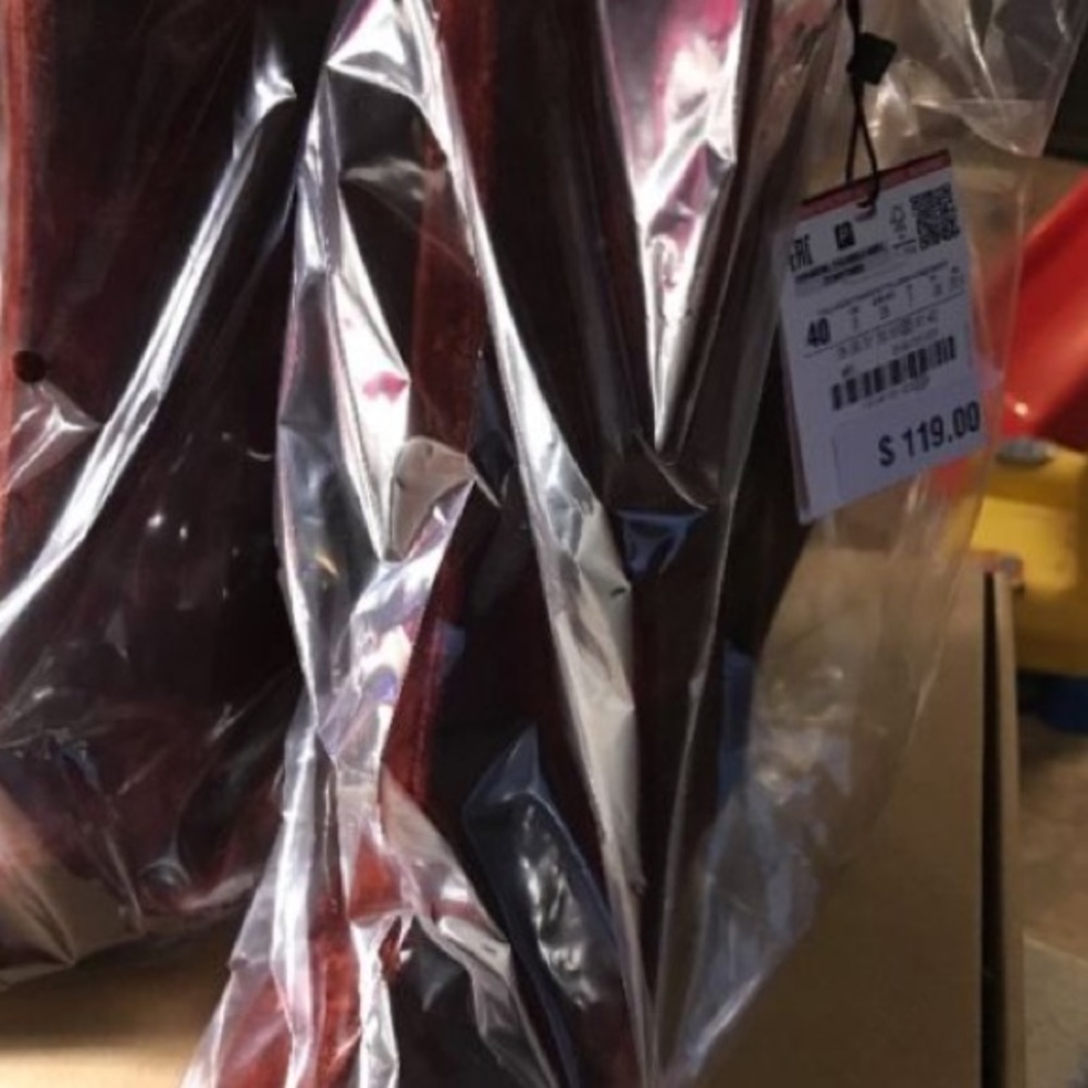 ⭕️SOLD⭕️ ZARA VELVET ANKLE BOOTS BRAND NEW - Picture 3 of 8